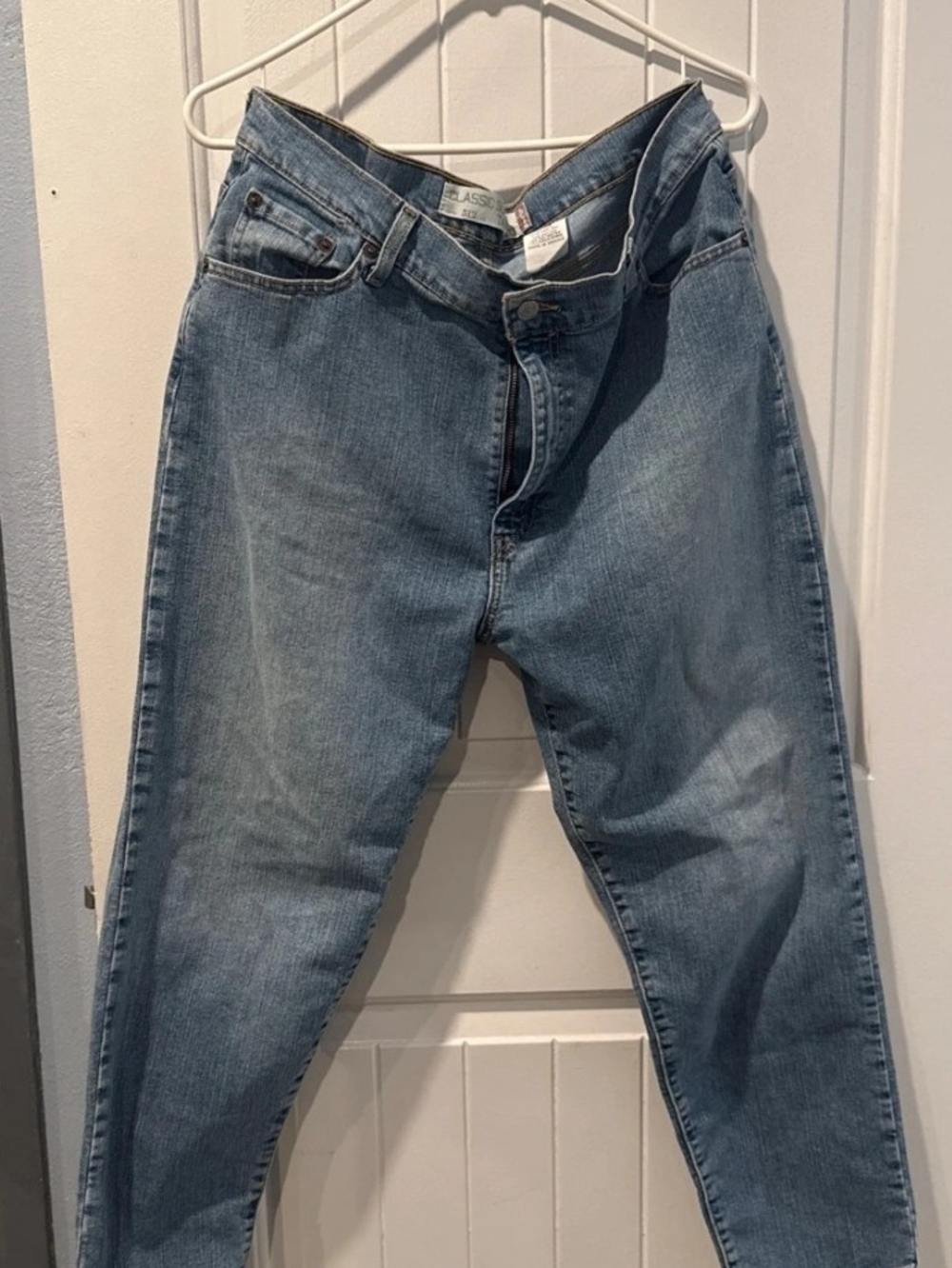 Levi's Slim Tapered Jeans